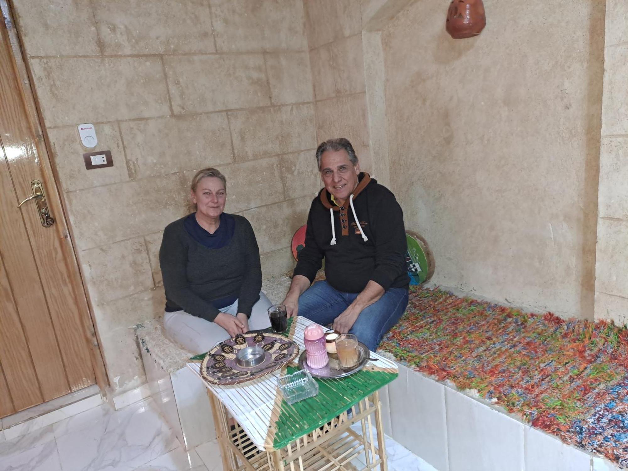 Queen House Assuan Esterno foto