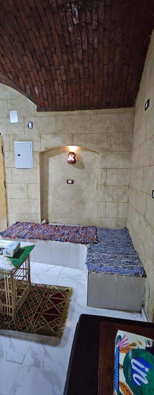 Queen House Assuan Esterno foto